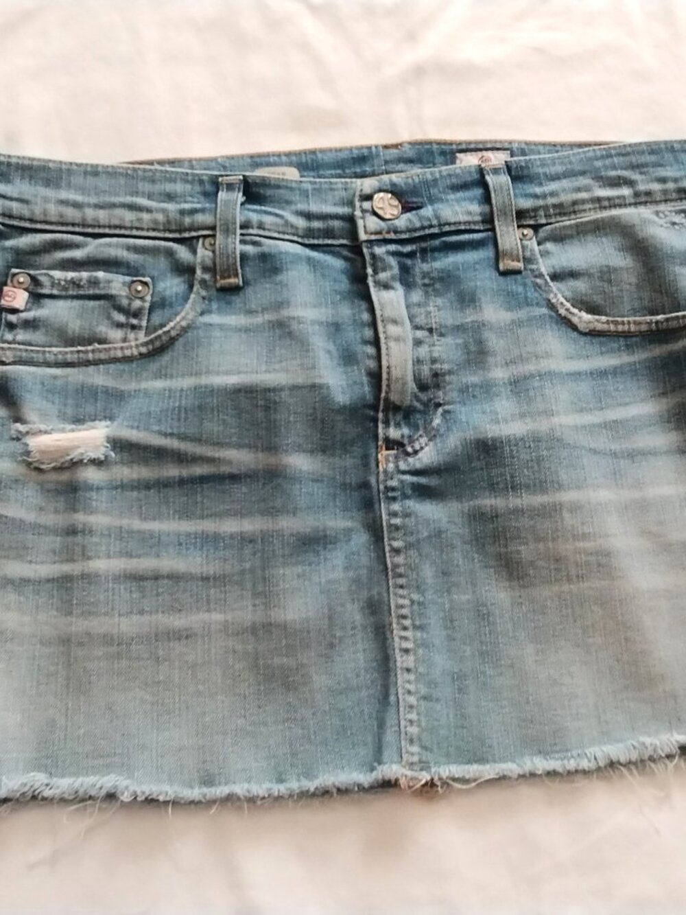 AG ADRIANO GOLDSCHMIED Med-Light Wash DISTRESSED Denim JEAN MINI Skirt Sz 31
